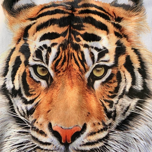 TIGER Satin Top - Picture 5 of 10